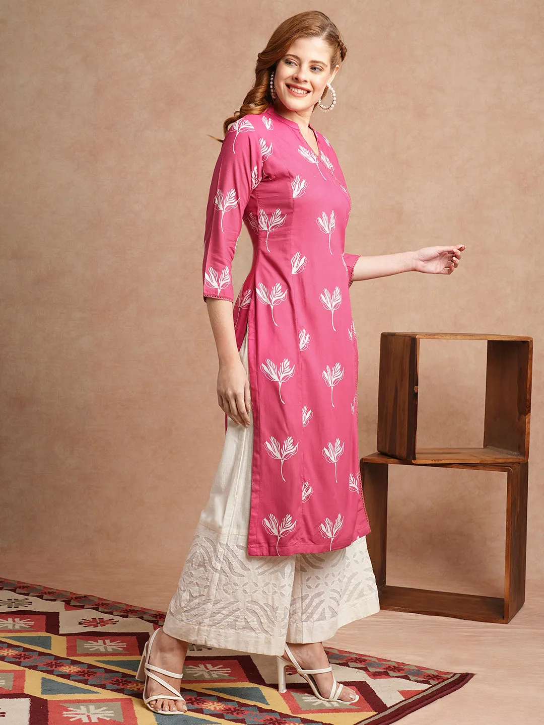 Abstract Floral Printed Straight Fit Kurta - Pink