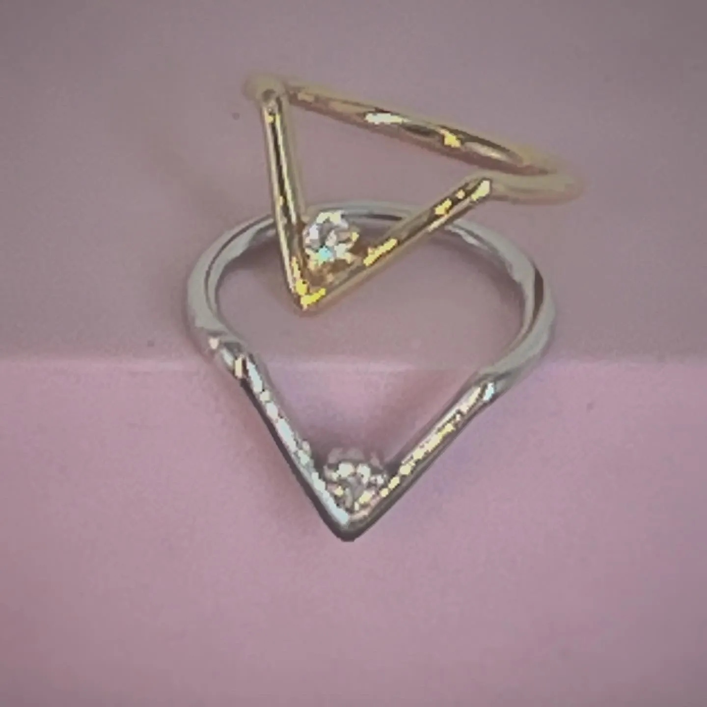 J-38 JUNIPURR CHEVRON SEAM RING WITH CZ STONE